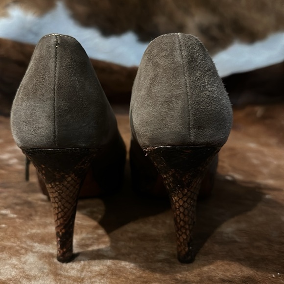 Bettye Mueller Suede Snakeskin Capped Lace-Up Heels Sz. 35 1/2 (6) - Picture 7 of 7